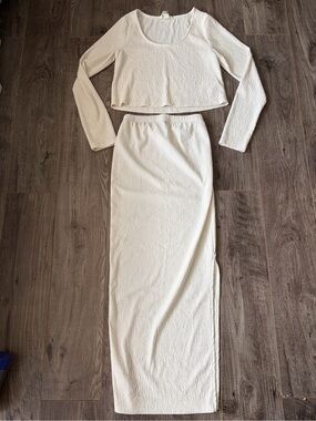 H&M Maternity Off White Textured Two-Piece Cropped Long Sleeve Skirt Set